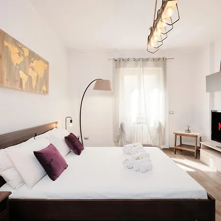 A Few Minutes From The Colosseum - Free Wi-fi & Netflix